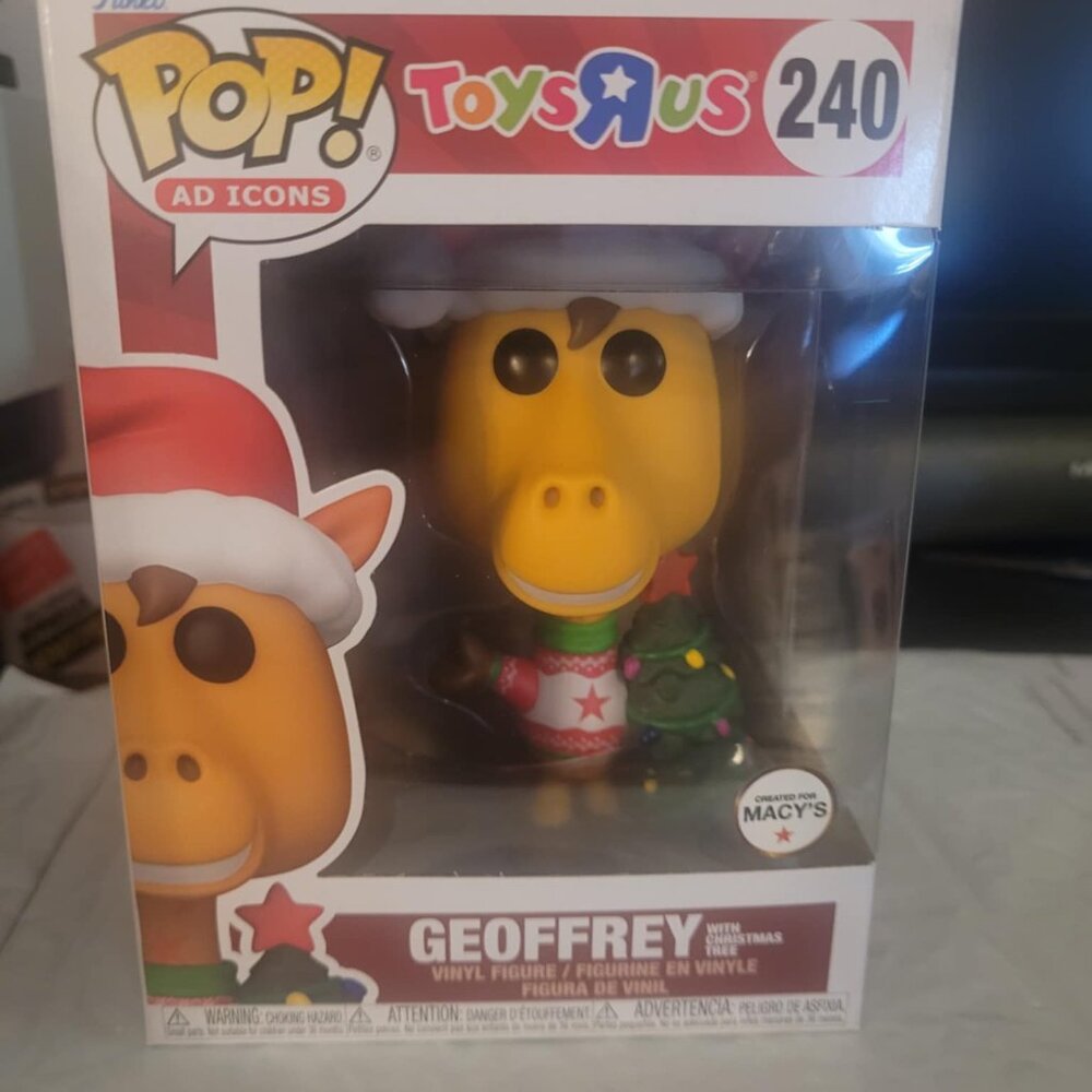 New Pop ! Ad Icons: Geoffrey Pop! Christmas Vinyl Macy's Toys R Us 240 Funko